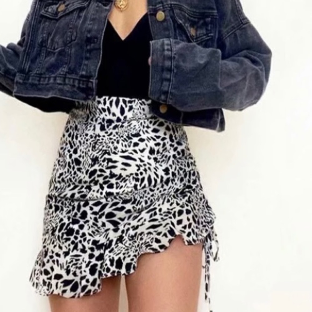Women’s ruched cheetah print skirt